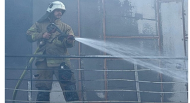 İzmir İtfaiyesi Menemen’deki iş yeri yangınını kontrol altına aldı