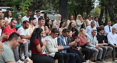 Büyükakın, soydaş gençlerle buluştu